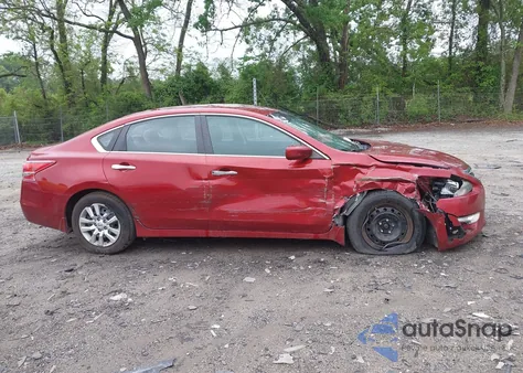 2013 Nissan Altima 2.5 S z USA, uszkodzony, nr VIN 1N4AL3AP2DN553952